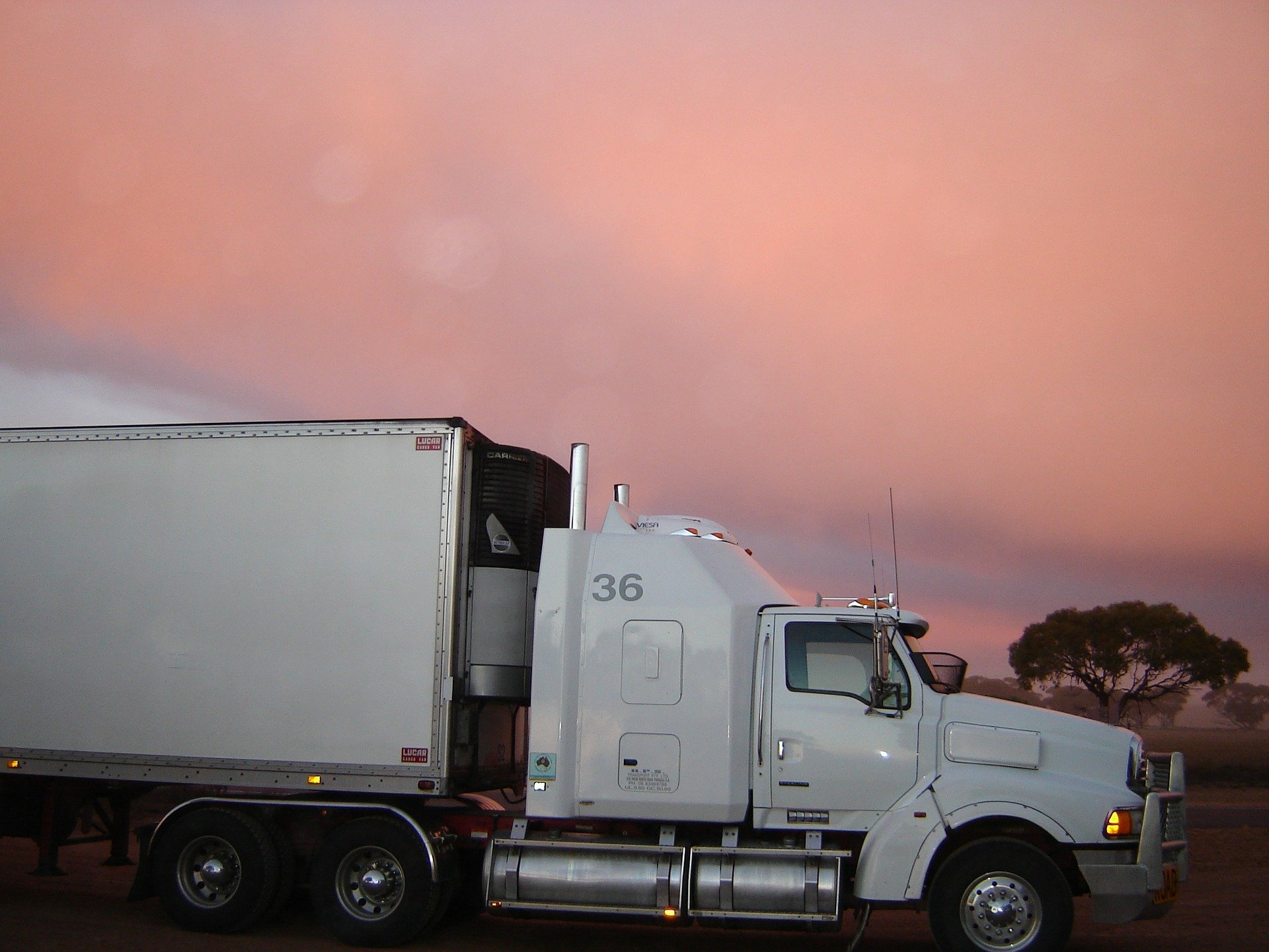 truck-331499_1920